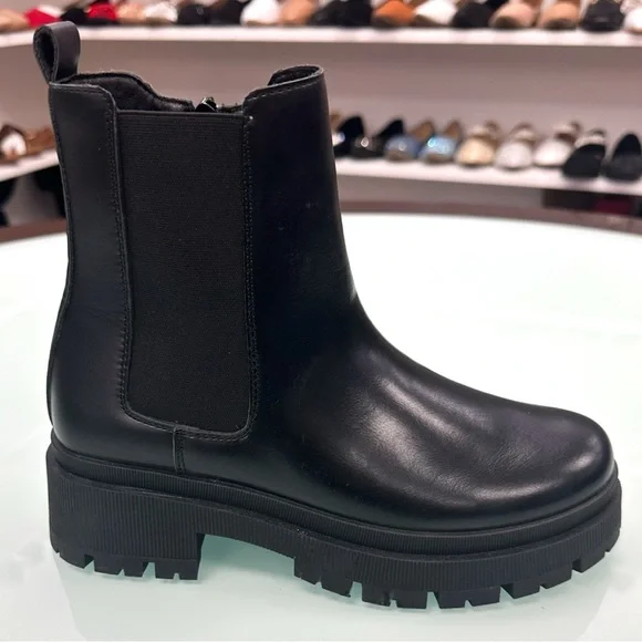 Classic Black Chelsea Combat Boots - Picture 3 of 4